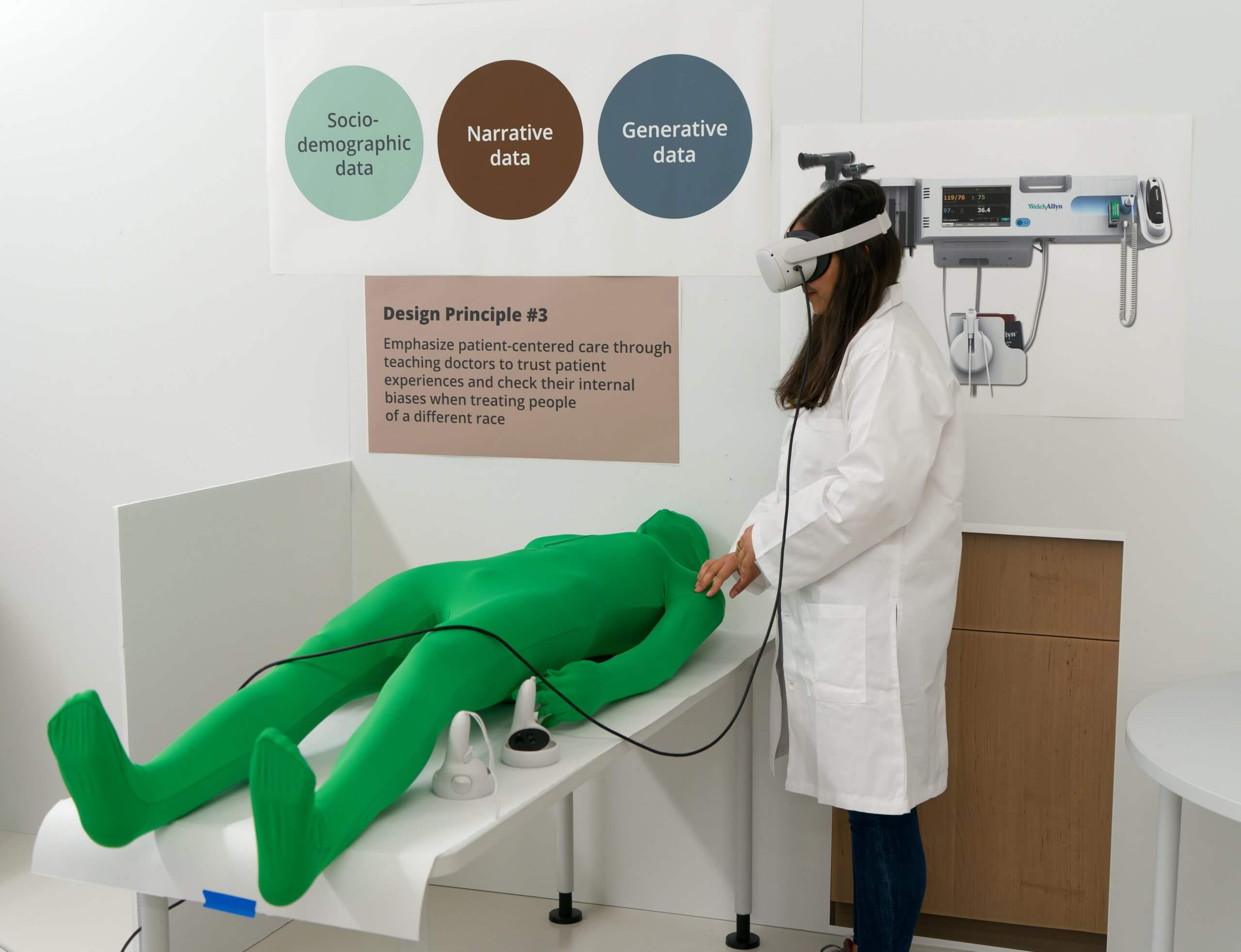 Student demonstrates prototype of AI and VR platform designed to reduce racial inequities in medical education